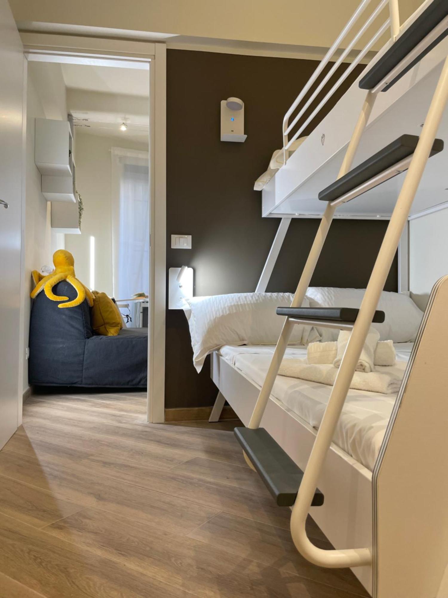 Happy Family Apartments Incantesimo Генуя Екстер'єр фото