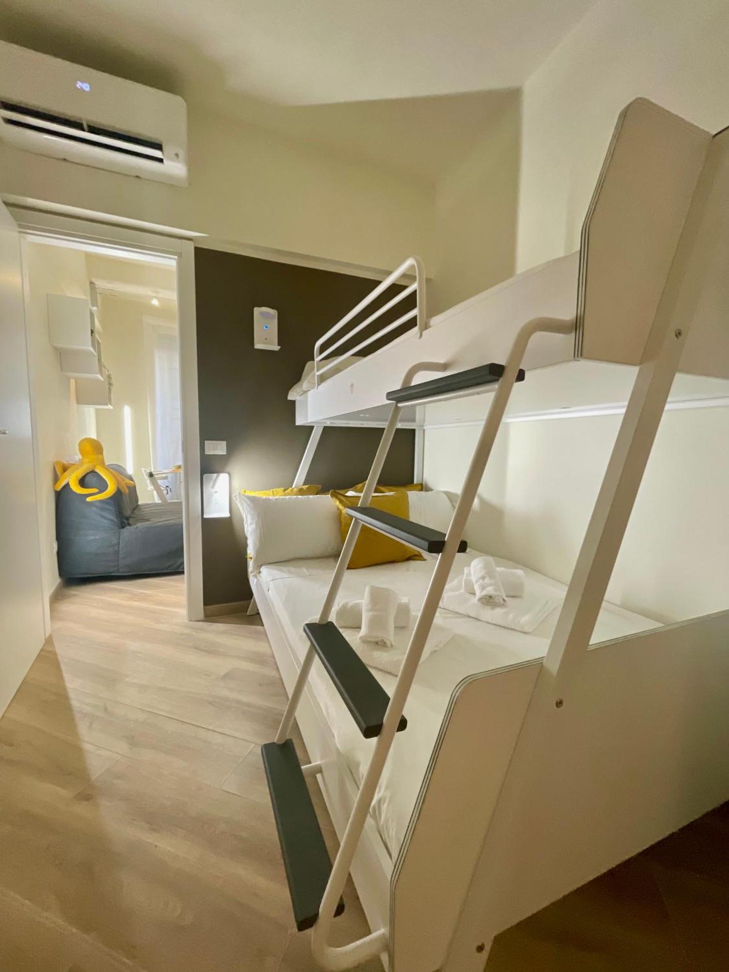 Happy Family Apartments Incantesimo Генуя Екстер'єр фото